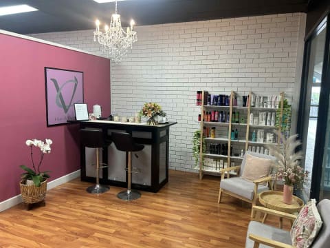Hair & Beauty Salon + Freehold - Coolbellup Shopping Centre
