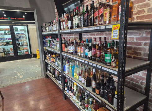 WESTERN SUBURBS BOTTLESHOP & BAR  UNIQUE DUAL-INCOME BUSINESS  ONLY $230,000