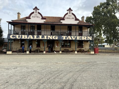 Historic WA Country Tavern – Freehold & Business