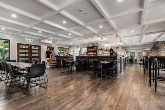 RARE FREEHOLD HOSPITALITY OPPORTUNITY IN ORANGE’S GROWING EASTERN CORRIDOR - 153HF