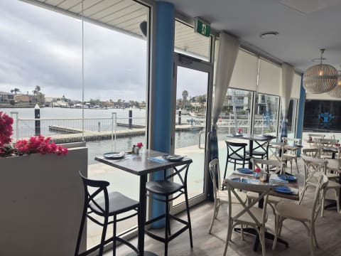 SENSATIONAL WATERFRONT RESTAURANT & BAR $150,000 FIT-OUT  CHATTEL SALE ONLY $75,000