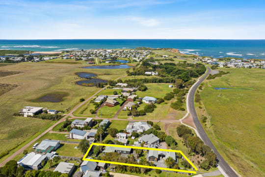 YOUR NEW COASTAL LIFESTYLE AWAITS - 2886MF