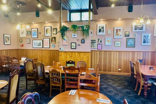 Queen's Head Hotel - Now Priced to Sell at $99,000