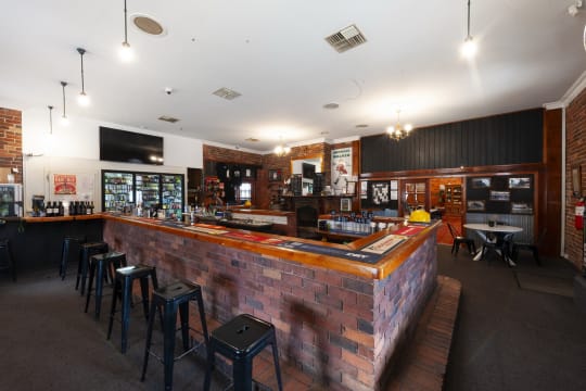 LEASEHOLD - Violet Town Hotel, VIC - 1P0532