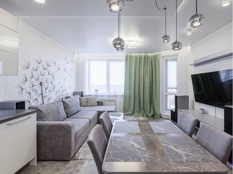 Profitable Designer Lighting E-Commerce Brand