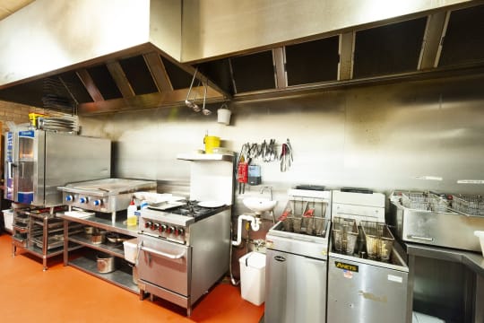 FREEHOLD GOING CONCERN - McEvoy Tavern, Eldorado VIC - 1P0543