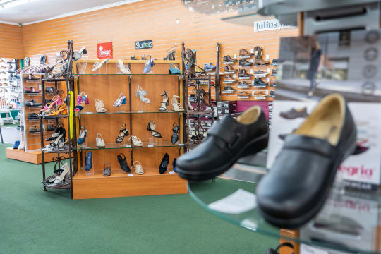 ATTWOODS SHOE STORE - HIGH END SHOE STORE MOUNT GAMBIER