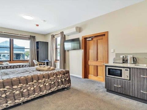 Leasehold Landmark Lords Hotel, sought after rare opportunity Offers Over $350,000 +sav