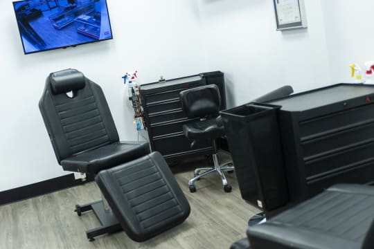 LEASEHOLD - Twin City Tattoo & Body Piercing, Wodonga VIC - 1P0522