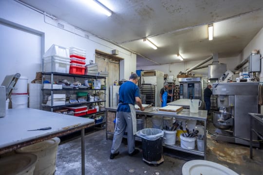 SWEET SUCCESS | LONGSTANDING CAKE SHOP | MAS169