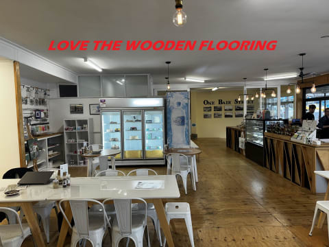 This corner cafe is big, bright and located with very high exposure.