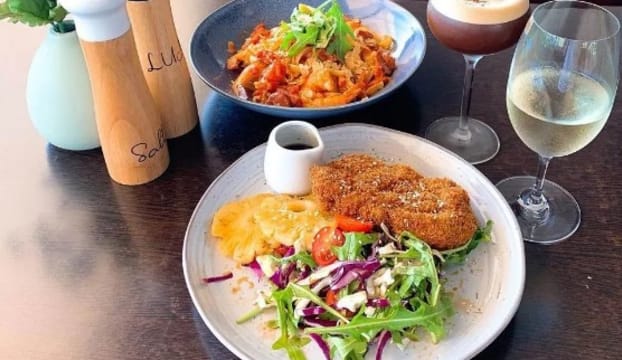 Lumos Café Restaurant