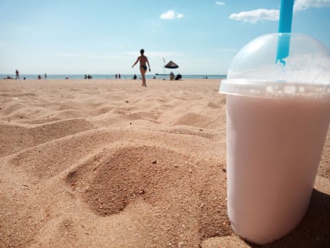 SENSATIONAL SEASIDE - Licensed Cafe - CHEAP RENT!