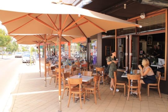 BEST IN WA OUTSTANDING COFFEE SHOP CAFE. FULL LIQUOR BAR LICENSE APPROVAL PENDING. SUPERB WITH TO...