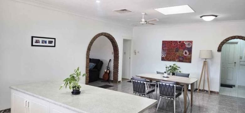Property with 2 Residences & 2 Galleries on 6.5 acres
