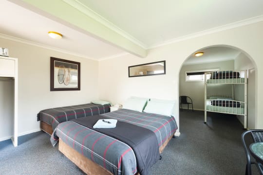 UNDER CONTRACT - Glenrowan Kelly Country Motel, VIC - 1P0529