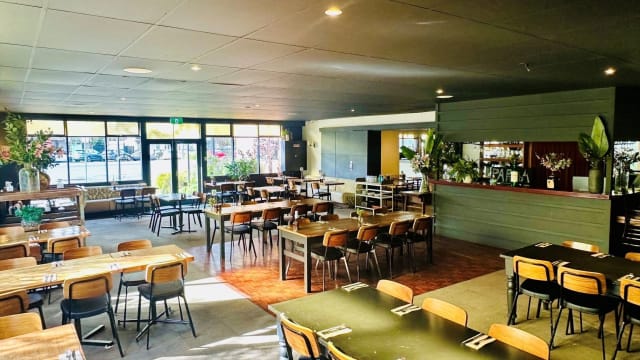 Award-Winning Farmers Arms Hotel – Creswick