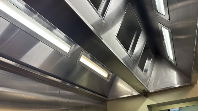 Prime Liverpool St Shop – Ideal for Café / Restaurant / Takeaway (Near-New Fit-Out)