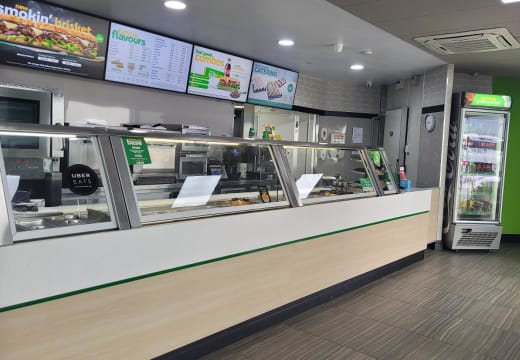 AVAILABLE! Subway Franchise Henry St Loganholme! Low Rent, Lease to 2036! 5 days only! Remodelled!