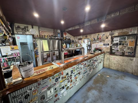 THE LEGENDARY LION’S DEN HOTEL (FREEHOLD) - 152HF