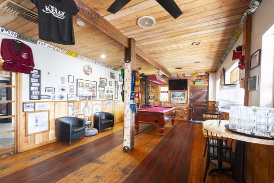 FREEHOLD GOING CONCERN - McEvoy Tavern, Eldorado VIC - 1P0543