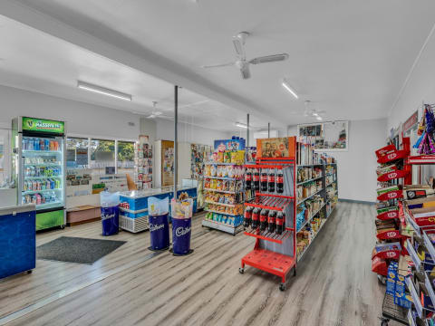Road House General Store LPO Freehold 3BR Home Block size 2668m2, T/O FY25 $1.5mill+