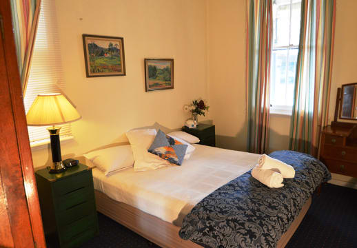 STUNNING GUEST HOUSE - CENTRAL WEST