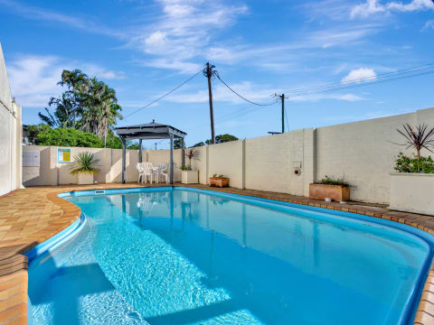 Beachside Accommodation Complex | Six Apartments | Development Potential (STCA) - 2904MF