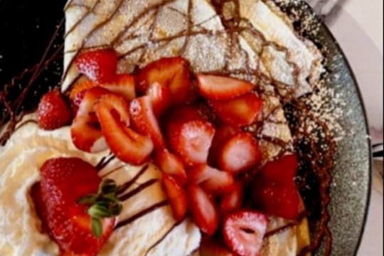 Step into Wollongong's favourite dessert bar and start earning from day one!