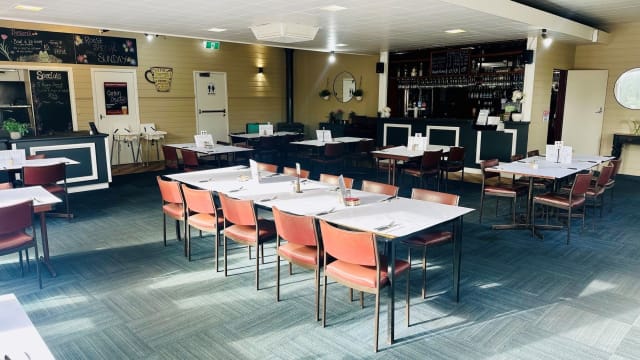 Well-Established Country Hotel in the Heart of Colac