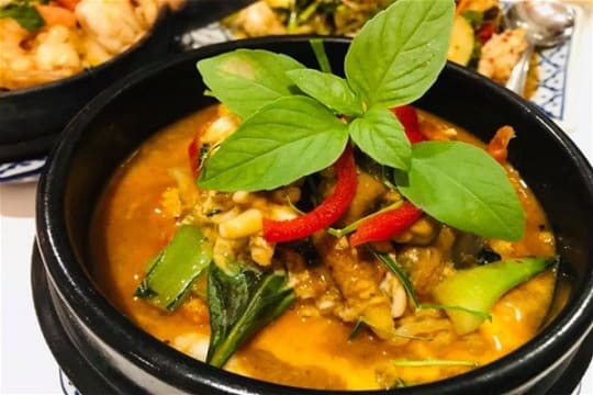 Thriving Thai Restaurant in Prime Beachfront Location With 2 BR Residence