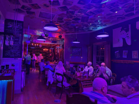 Iconic Gin Bar, Restaurant & Freehold Award-Winning Hospitality Venue