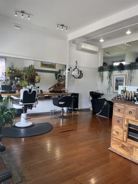 RARE SEA CHANGE OPPORTUNITY - PROFITABLE BUSINESS - SAME OWNER SINCE 2000