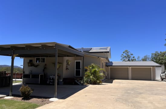 MODERN HOMESTEAD & ACREAGE, ECO-TOURISM APPROVED - 1072CPF