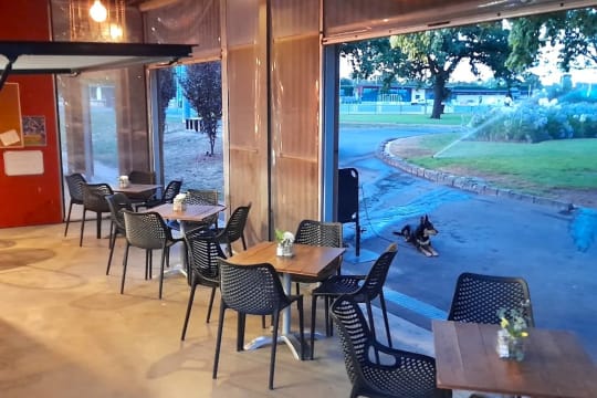LEASEHOLD - Gardens Lake Cafe, Ararat VIC - 1P0617