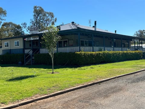 Iconic Country Pub with Accommodation