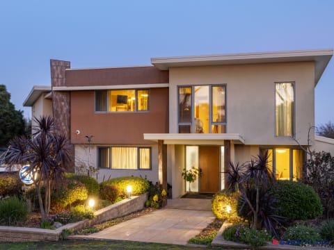 5-Star Operating Luxury B&B Business Offered With Its Full Coastal Residence