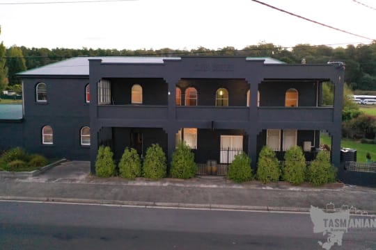EXTRAORDINARY OPPORTUNITY RENOVATED 10 ROOM HOTEL & RESTAURANT, BAR & BOTTLESHOP