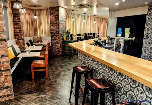 Pizza & Cocktails with a View – Your Sea-Change Starts Here!