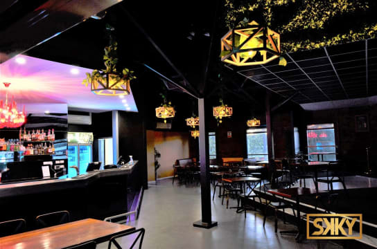 Night club / Pub with full commercial kitchen / Must be sold - Put in an Offer!