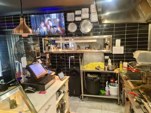 AD'S CAFE BURGER BAR & MIX GRILL - EXCELLENT OPPORTUNITY FOR NEW PURCHASER