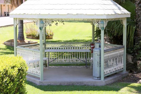 BIG LEASEHOLD, BIG $$$$ TO BE MADE! - 893ML