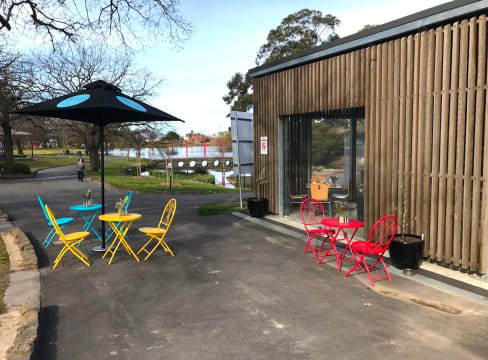 LEASEHOLD - Gardens Lake Cafe, Ararat VIC - 1P0617