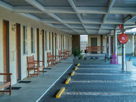 MONEY MAKING LEASEHOLD BUSINESS OPPORTUNITY WITH SECURE LEASE, MACKAY - 2903ML