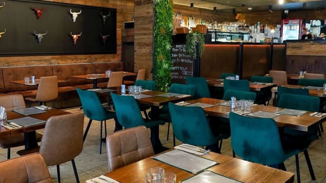 Iron River Bar & Grill – Proven Performer in Premium Highway Position