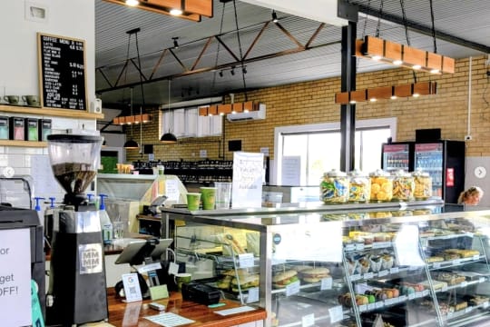 LEASEHOLD - Mountains Of Chocolate Cafe, Ararat VIC - 1P0588
