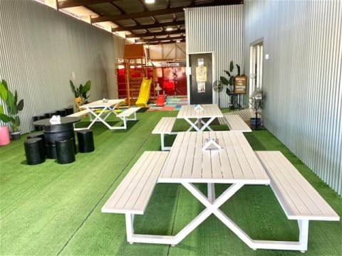 Thriving Outback Cafe & Gift Shop (+ Freehold Building*)