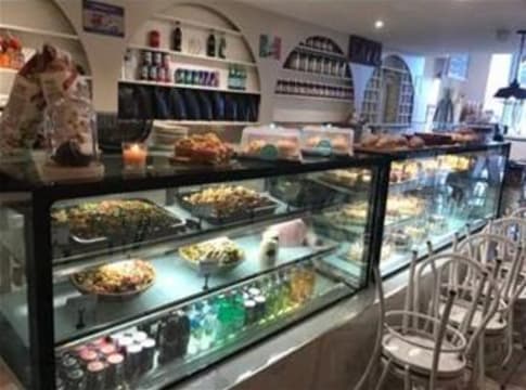 ICE CREAM / GELATERIA IN PRIME LOCATION.  LONG LEASE WITH TOP QUALITY FIT-OUT!