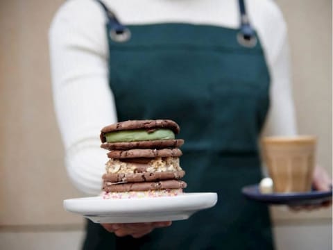 Franchised Cafe in High-Traffic CBD Location