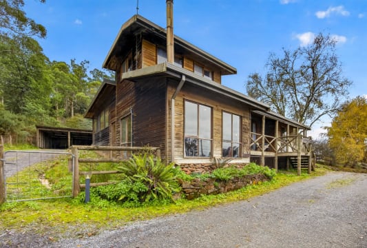 FHGC Tasmanian Accommodation A1 Presentation Spectacular Views 10%ROI 6 Cabins 2 Houses 2 Titles